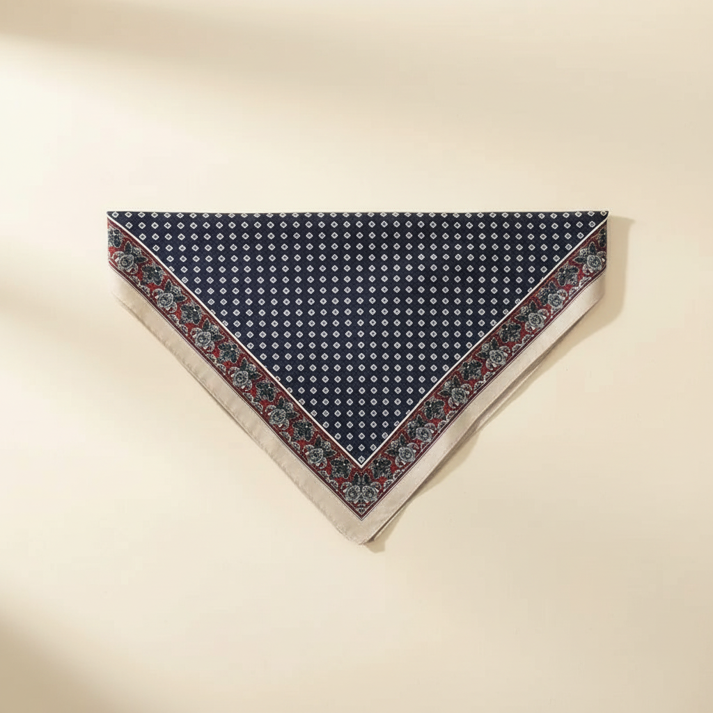 Pañuelo Cintura Bandana Negro, presentado con luz suave y estilo cuidado con acabado cuidado