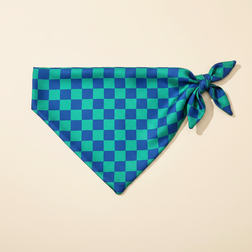 Pañuelo Cintura Cuadros Verde, presentado con luz suave y estilo cuidado con acabado cuidado