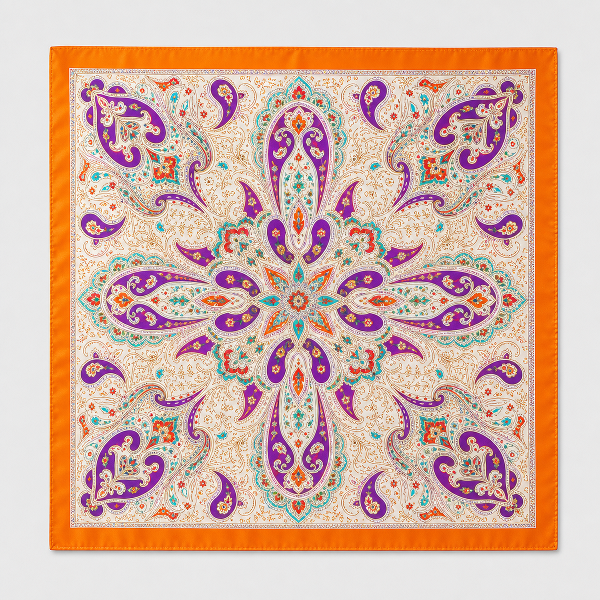 Pañuelo Naranja con Estampado Paisley Multicolor, extendido para apreciar su diseño y acabado
