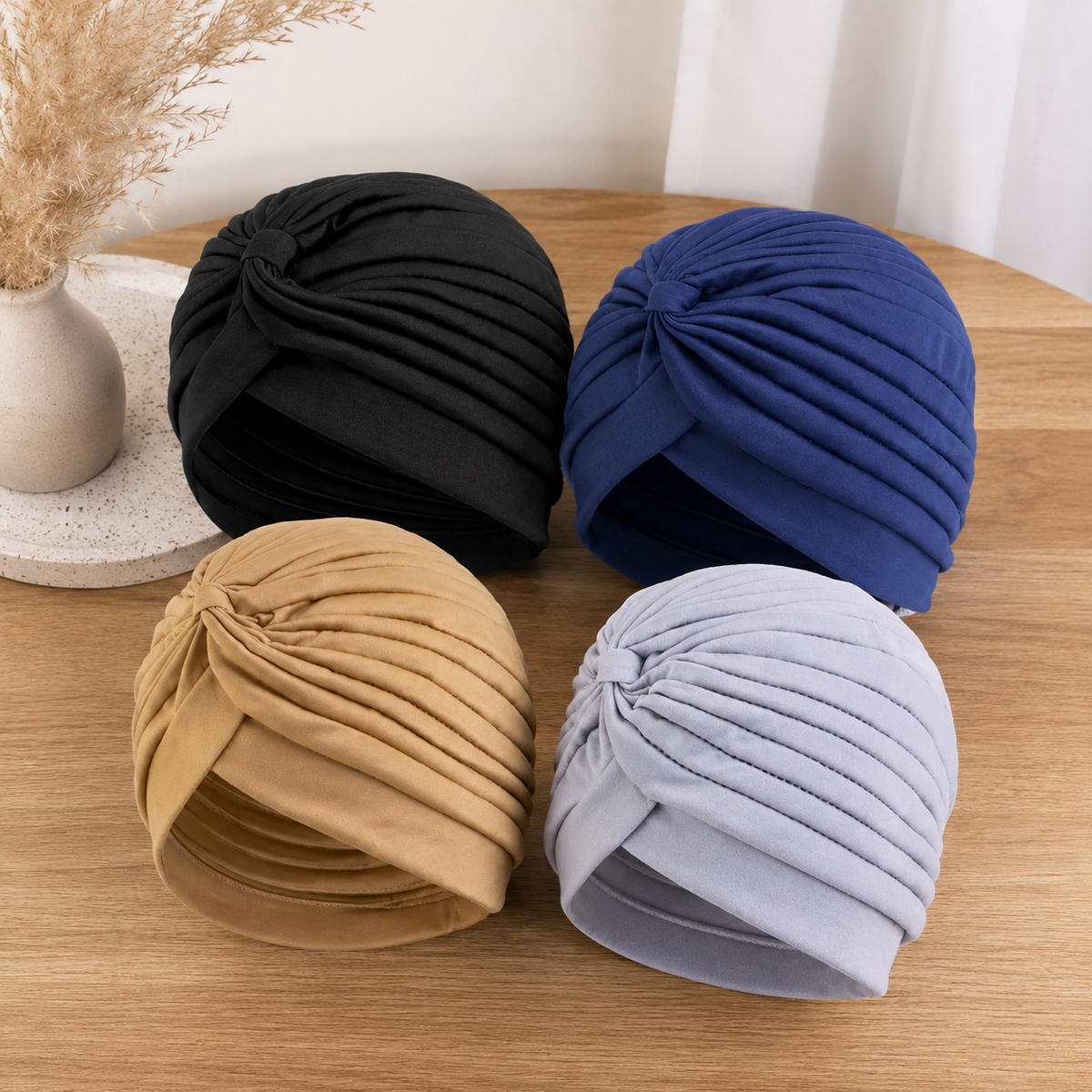 Pañuelo set de Gorros Turbante Neutros, presentado con luz suave y estilo cuidado